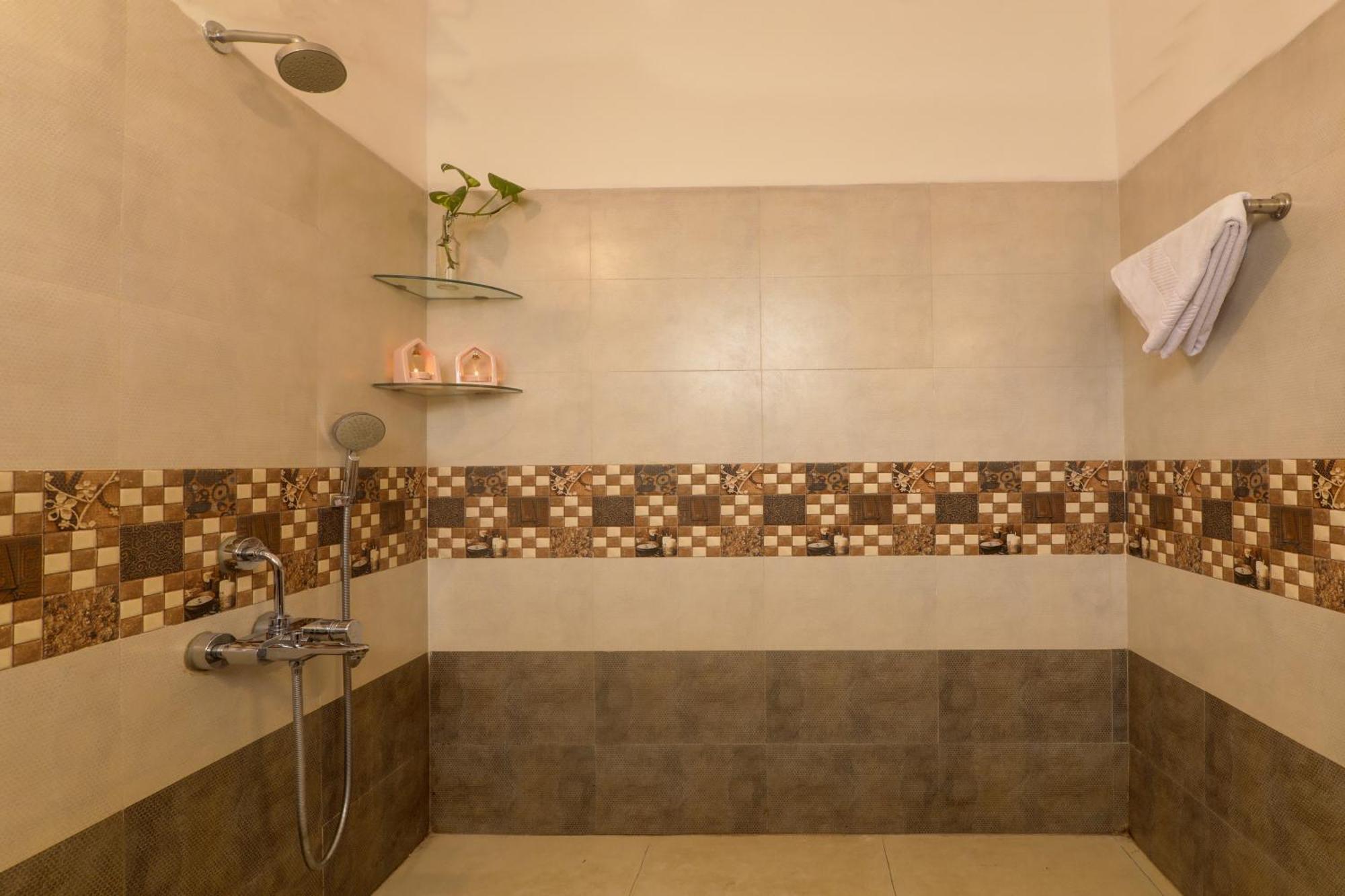 Jaqk Holidays - 9Bhk Villa For Big Groups, Private Pool-Wifi-Cartaker-Parking, North Goa باغا المظهر الخارجي الصورة